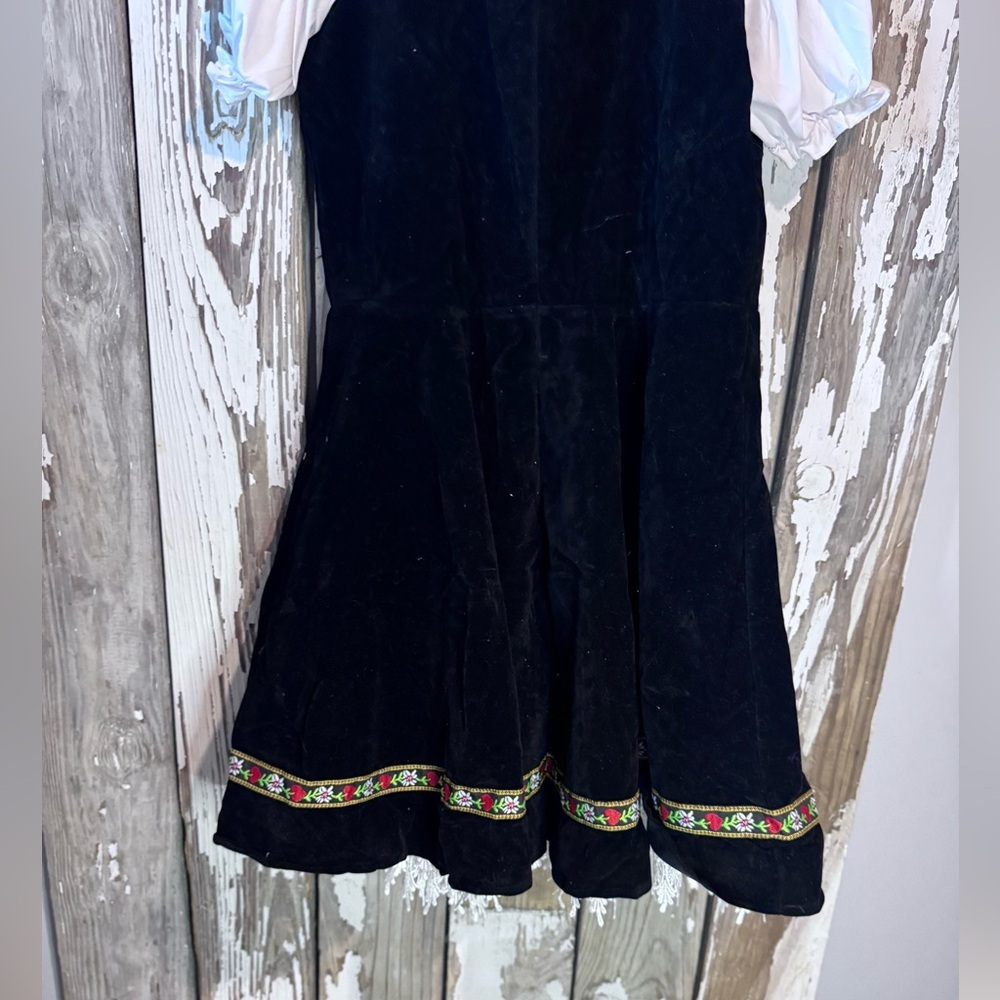 German Traditional Bavarian Outfit Costume Dress for Oktoberfest Size XL NWOT - Picture 10 of 11
